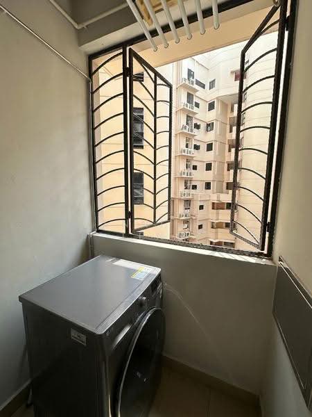 Heritage View, 6 Dover Rise, Buona Vista / West Coast / Clementi New Town, 3 Bedrooms, 1,313 sqft, Condominium For Sale, by Jennifer Teng, 500287034 - Laundry area - PropertyGuru.com.sg