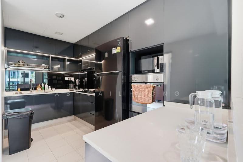 Parkshore, 201 Tanjong Rhu Road, East Coast / Marine Parade, 3 Bedrooms, 1,668 sqft, Condominium For Sale, by Abigail Wong, 500287035 - Kitchen - PropertyGuru.com.sg