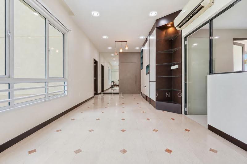 Parkshore, 201 Tanjong Rhu Road, East Coast / Marine Parade, 3 Bedrooms, 1,668 sqft, Condominium For Sale, by Abigail Wong, 500287035 - Corridor - PropertyGuru.com.sg