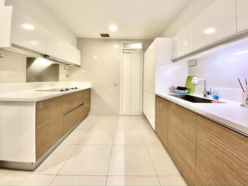 Marina Bay Residences, 18 Marina Boulevard, Boat Quay / Raffles Place / Marina, 4 Bedrooms, 3,972 sqft, Condominium For Rent, by Edwin Yip (叶卫亮), 500287046 - Kitchen - PropertyGuru.com.sg