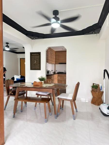 162 Jalan Teck Whye, 162 Jalan Teck Whye, Dairy Farm / Bukit Panjang / Choa Chu Kang, 3 Bedrooms, 1,302 sqft, HDB Flat For Sale, by Aizah Ismail, 500287062 - Dining Room - PropertyGuru.com.sg