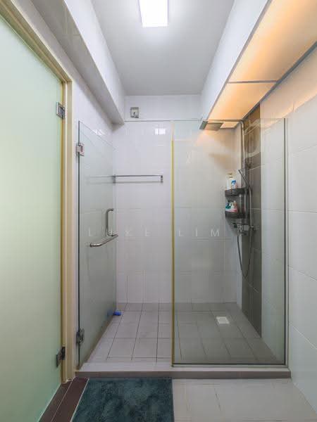 217B Compassvale Drive, 217B Compassvale Drive, Hougang / Punggol / Sengkang, 4 Bedrooms, 1,206 sqft, HDB Flat For Sale, by Luke Lim, 500287065 - Bathroom - PropertyGuru.com.sg