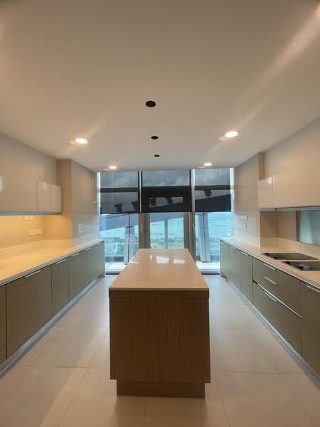 Marina Bay Residences, 18 Marina Boulevard, Boat Quay / Raffles Place / Marina, 5 Bedrooms, 11,012 sqft, Condominium For Sale, by Edwin Yip (叶卫亮), 500287072 - Kitchen - PropertyGuru.com.sg