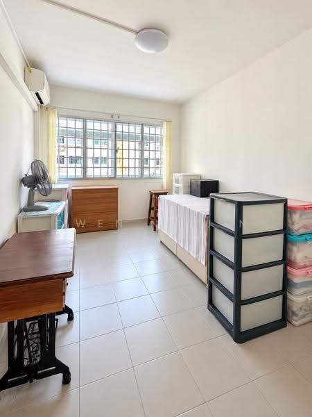 829 Yishun Street 81, 829 Yishun Street 81, Sembawang / Yishun, 3 Bedrooms, 1,152 sqft, HDB Flat For Sale, by Owen Ng Jin Guan, 500287077 - Bedroom - PropertyGuru.com.sg