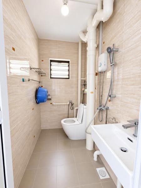 829 Yishun Street 81, 829 Yishun Street 81, Sembawang / Yishun, 3 Bedrooms, 1,152 sqft, HDB Flat For Sale, by Owen Ng Jin Guan, 500287077 - Bathroom - PropertyGuru.com.sg