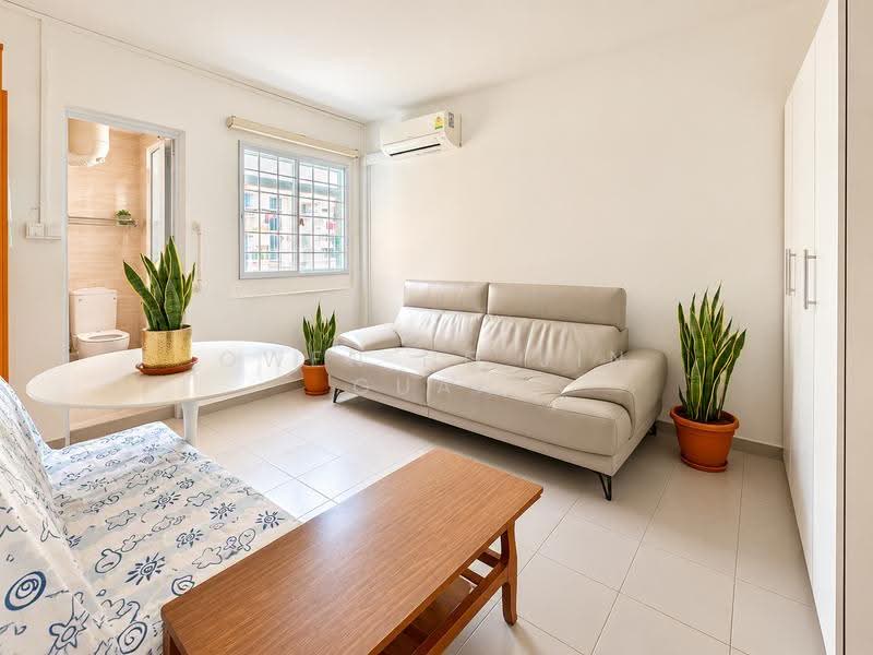 829 Yishun Street 81, 829 Yishun Street 81, Sembawang / Yishun, 3 Bedrooms, 1,152 sqft, HDB Flat For Sale, by Owen Ng Jin Guan, 500287077 - Living Room - PropertyGuru.com.sg