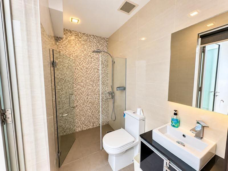 Loft @ Stevens, 68 Stevens Road, Tanglin / Holland / Bukit Timah, 2 Bedrooms, 775 sqft, Condominium For Sale, by Jereme James, 500287086 - Master Bathroom - PropertyGuru.com.sg