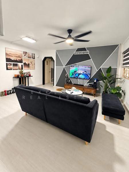 121 Paya Lebar Way, 121 Paya Lebar Way, Eunos / Geylang / Paya Lebar, 3 Bedrooms, 980 sqft, HDB Flat For Sale, by ARTHUR, 500287103 - Living Room - PropertyGuru.com.sg