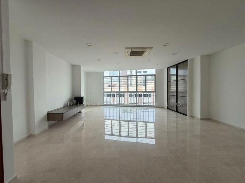 Rangoon Court, 103 Rangoon Road, Farrer Park / Serangoon Rd, 3 Bedrooms, 1,539 sqft, Condominium For Sale, by Clive Cheong, 500287118 - PropertyGuru.com.sg