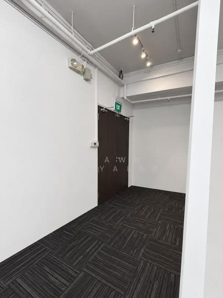 Vertex, 33 Ubi Avenue 3, Eunos / Geylang / Paya Lebar, 1,227 sqft, Light Industrial (B1) For Rent, by Shawn Thayalan, 500287150 - AI Generated - CommercialGuru.com.sg