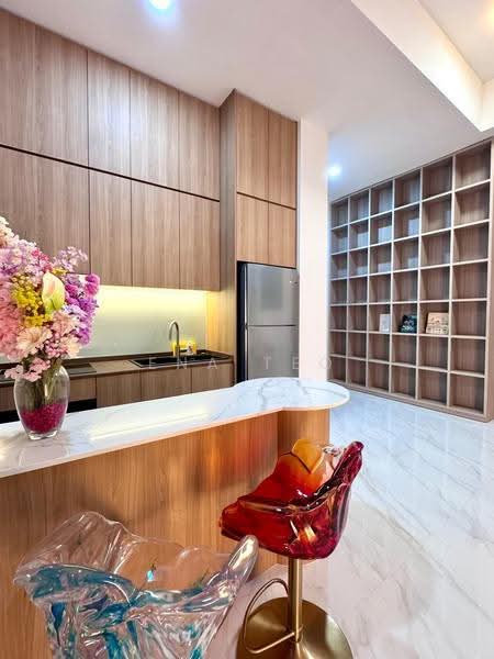 K Suites, 21 Lorong K Telok Kurau, East Coast / Marine Parade, 4 Bedrooms, 1,087 sqft, Apartment For Rent, by Ena Teo, 500287154 - Kitchen - PropertyGuru.com.sg