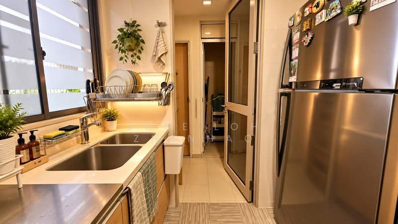 Sea Esta, 22 Pasir Ris Link, Pasir Ris / Tampines, 3 Bedrooms, 1,422 sqft, Condominium For Sale, by Jose Loh Zhenhao, 500287162 - Kitchen - PropertyGuru.com.sg