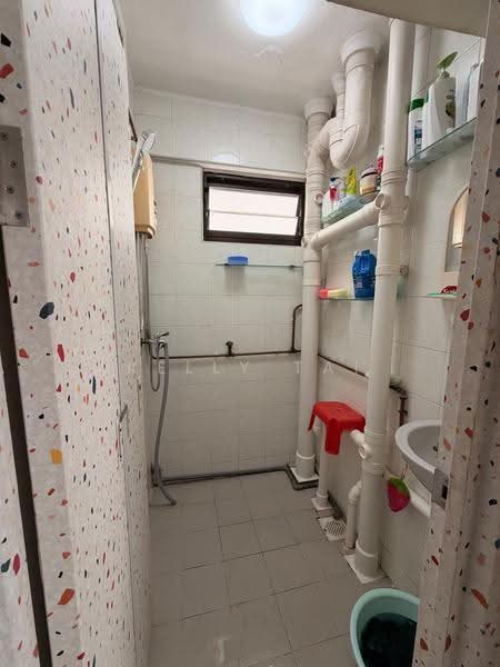 45 Bendemeer Road, 45 Bendemeer Road, Balestier / Toa Payoh, 2 Bedrooms, 710 sqft, HDB Flat For Sale, by Kelly Tai, 500287176 - Bathroom - PropertyGuru.com.sg