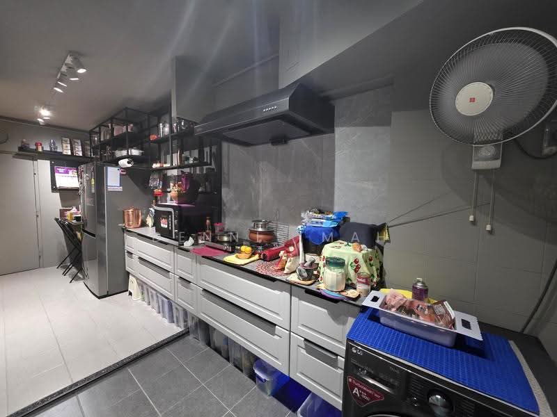 686A Choa Chu Kang Crescent, 686A Choa Chu Kang Crescent, Dairy Farm / Bukit Panjang / Choa Chu Kang, 3 Bedrooms, 1,195 sqft, HDB Flat For Sale, by Dennis Mah, 500287179 - Kitchen - PropertyGuru.com.sg