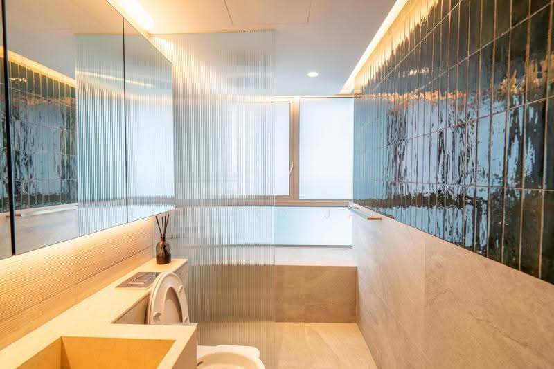 Southbank, 881 North Bridge Road, Beach Road / Bugis / Rochor, 2 Bedrooms, 969 sqft, Condominium For Sale, by Richard Jany, 500287181 - Bathroom - PropertyGuru.com.sg