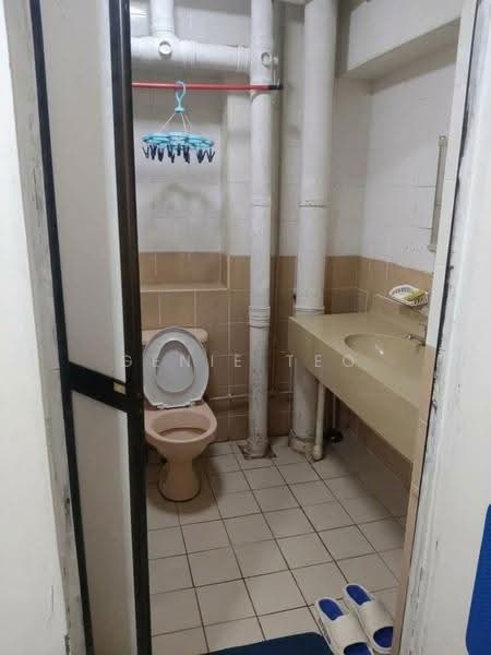 682A Woodlands Drive 62, 682A Woodlands Drive 62, Admiralty / Woodlands, 3 Bedrooms, 1,335 sqft, HDB Flat For Sale, by Genie Teo, 500287184 - Bathroom - PropertyGuru.com.sg
