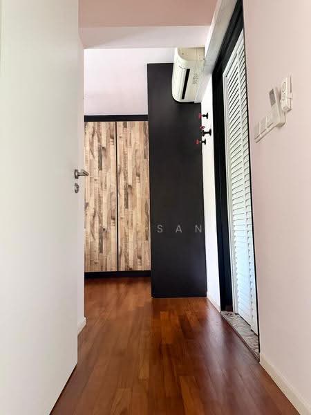 310C Punggol Walk, 310C Punggol Walk, Hougang / Punggol / Sengkang, 3 Bedrooms, 990 sqft, HDB Flat For Sale, by Ray Sani, 500287201 - Corridor - PropertyGuru.com.sg
