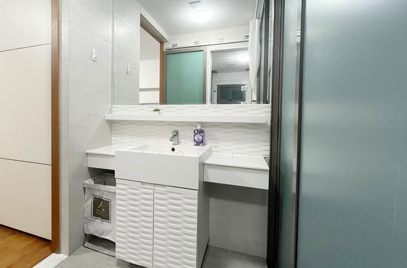 The Grandhill, 39 Pasir Panjang Hill, Buona Vista / West Coast / Clementi New Town, Room Rental, 155 sqft, Condominium For Rent, by Jeron Lee, 500287203 - Bathroom - PropertyGuru.com.sg