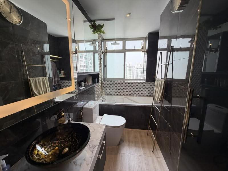 Casablanca, 25 Rosewood Drive, Admiralty / Woodlands, 2 Bedrooms, 936 sqft, Condominium For Sale, by M. Fahmi, 500287208 - Bathroom - PropertyGuru.com.sg