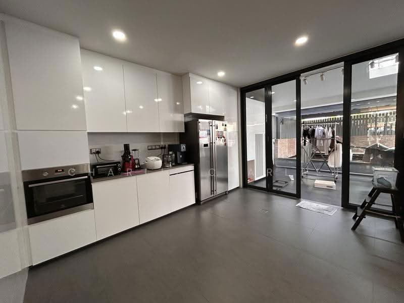 Chuan Terrace, Chuan Terrace, Hougang / Punggol / Sengkang, 4 Bedrooms, 2,700 sqft, Terraced House For Rent, by Charlie Charlie, 500287218 - PropertyGuru.com.sg
