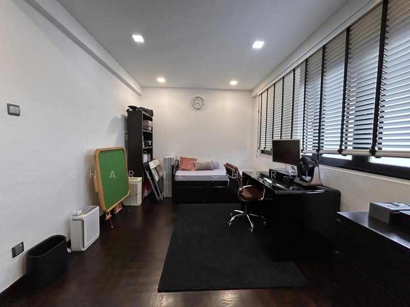 Chuan Terrace, Chuan Terrace, Hougang / Punggol / Sengkang, 4 Bedrooms, 2,700 sqft, Terraced House For Rent, by Charlie Charlie, 500287218 - PropertyGuru.com.sg