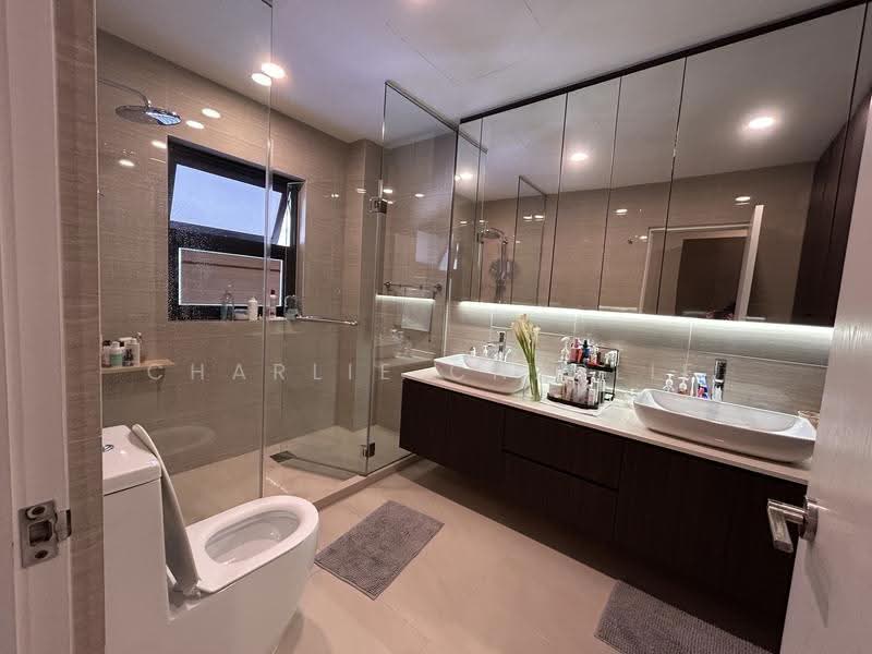 Chuan Terrace, Chuan Terrace, Hougang / Punggol / Sengkang, 4 Bedrooms, 2,700 sqft, Terraced House For Rent, by Charlie Charlie, 500287218 - PropertyGuru.com.sg