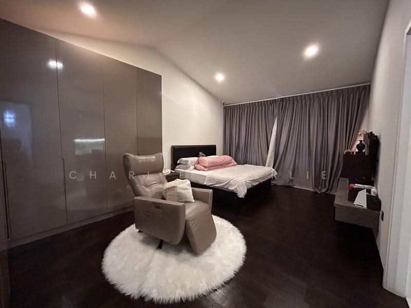 Chuan Terrace, Chuan Terrace, Hougang / Punggol / Sengkang, 4 Bedrooms, 2,700 sqft, Terraced House For Rent, by Charlie Charlie, 500287218 - PropertyGuru.com.sg