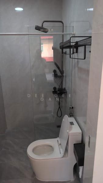 Simon Place at Kovan, 14 simon place, Hougang / Punggol / Sengkang, Room Rental, 250 sqft, Terraced House For Rent, by Dee Dee Gan, 500287225 - Bathroom - PropertyGuru.com.sg