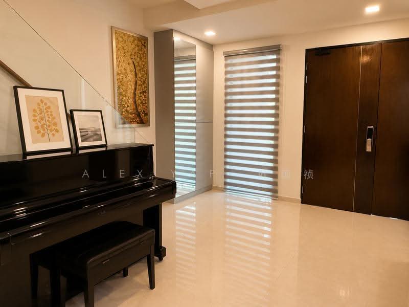 Jalan Kayu Estate, Jalan Tari Serimpi, Seletar / Yio Chu Kang, 6 Bedrooms, 2,000 sqft, Terraced House For Sale, by Alex Yap 叶国祯, 500287227 - Living - PropertyGuru.com.sg