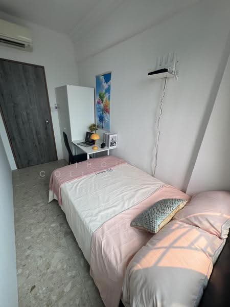 Summerdale, 2 Boon Lay Drive, Boon Lay / Jurong / Tuas, Room Rental, 120 sqft, Condominium For Rent, by Bunny, 500287232 - Bedroom - PropertyGuru.com.sg