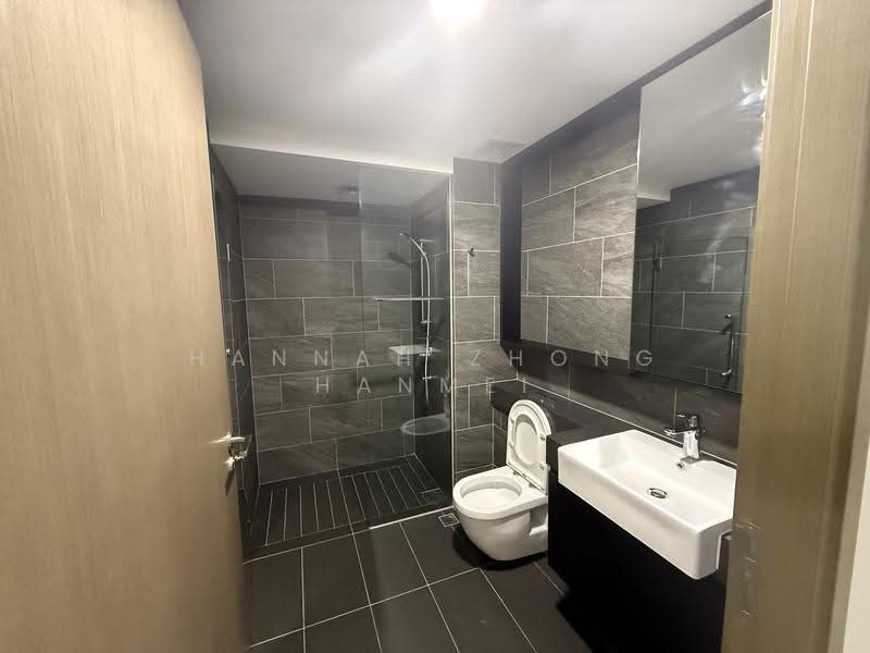 Affinity At Serangoon, Hougang / Punggol / Sengkang, 1 Bedroom, 538 sqft, Condominium For Sale, by Hannah Zhong Hanmei, 500287242 - Bathroom - PropertyGuru.com.sg