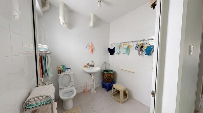 250 Bukit Batok East Avenue 5, 250 Bukit Batok East Avenue 5, Dairy Farm / Bukit Panjang / Choa Chu Kang, 2 Bedrooms, 785 sqft, HDB Flat For Sale, by Kenny Loh, 500287243 - PropertyGuru.com.sg