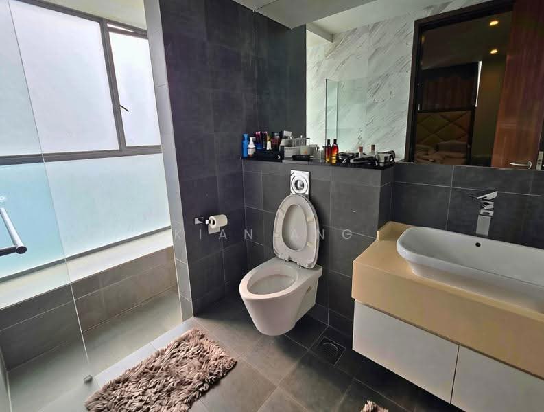 Arthur 118, 118 Arthur Road, East Coast / Marine Parade, 2 Bedrooms, 990 sqft, Apartment For Sale, by Kian Ang, 500287266 - Bathroom - PropertyGuru.com.sg