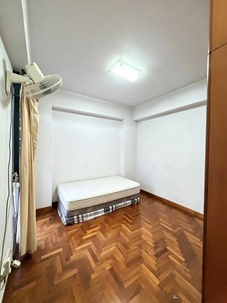 Regentville, 10 Hougang Street 92, Hougang / Punggol / Sengkang, 3 Bedrooms, 1,152 sqft, Condominium For Sale, by Li Xinghua, 500287272 - PropertyGuru.com.sg