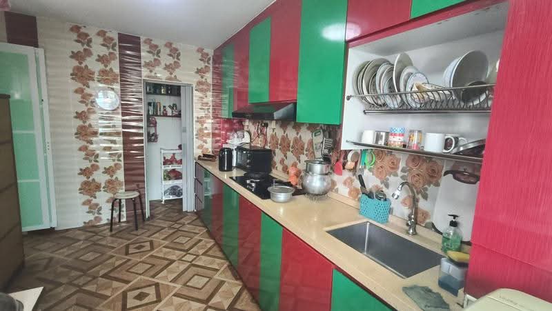 254 Bukit Batok East Avenue 4, 254 Bukit Batok East Avenue 4, Dairy Farm / Bukit Panjang / Choa Chu Kang, 3 Bedrooms, 1,301 sqft, HDB Flat For Sale, by M. Selva, 500287273 - Kitchen - PropertyGuru.com.sg