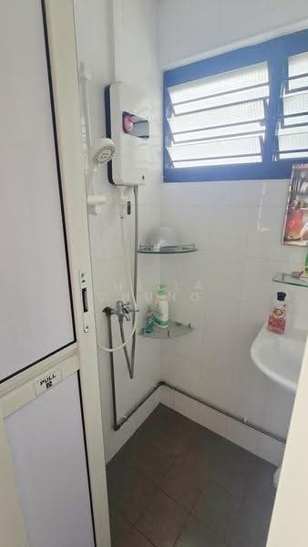 319 Bukit Batok Street 33, 319 Bukit Batok Street 33, Dairy Farm / Bukit Panjang / Choa Chu Kang, Room Rental, 100 sqft, HDB Flat For Rent, by Sheila Chung, 500287274 - Bathroom - PropertyGuru.com.sg