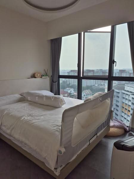 Riverfront Residences, 41 Hougang Avenue 7, Hougang / Punggol / Sengkang, 2 Bedrooms, 689 sqft, Condominium For Sale, by Steve Chen, 500287276 - Bedroom - PropertyGuru.com.sg