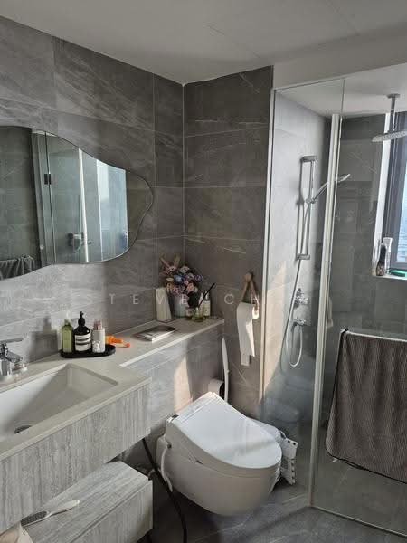 Riverfront Residences, 41 Hougang Avenue 7, Hougang / Punggol / Sengkang, 2 Bedrooms, 689 sqft, Condominium For Sale, by Steve Chen, 500287276 - Bathroom - PropertyGuru.com.sg