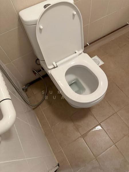 Blk 276 Tampines St 22, 22, 2 Bedrooms, 797 sqft, HDB Flat For Sale, by Sumiah Buang, 500287281 - Bathroom - PropertyGuru.com.sg
