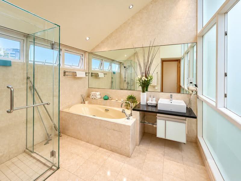 Spacious living in a freehold corner terrace at Oasis @ Mulberry, Macpherson / Potong Pasir, 4 Bedrooms, 4,656 sqft, Corner Terrace For Sale, by Alfred Wu, 500287303 - Bathroom - PropertyGuru.com.sg