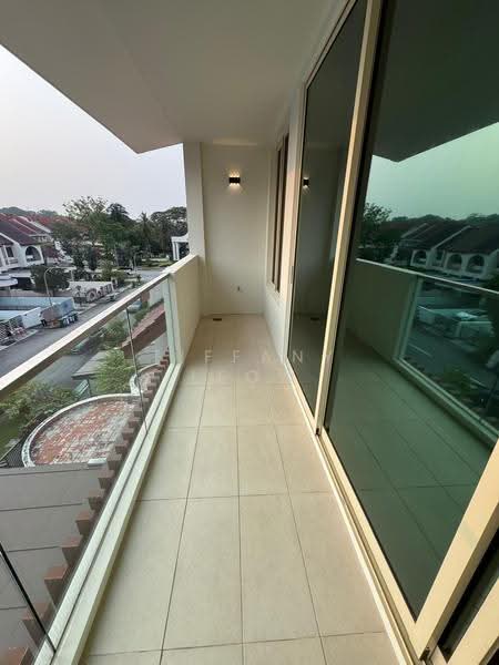 Grand Master Balcony