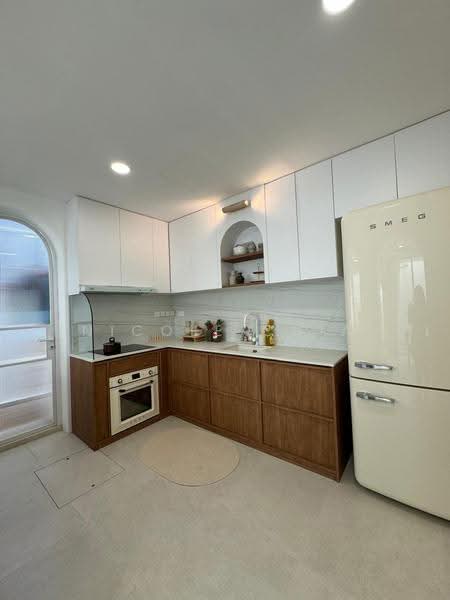 Serangoon Garden Estate, Cowdray Avenue, Hougang / Punggol / Sengkang, 5 Bedrooms, 4,500 sqft, Semi-Detached House For Sale, by Nicole Chia, 500287314 - Kitchen - PropertyGuru.com.sg