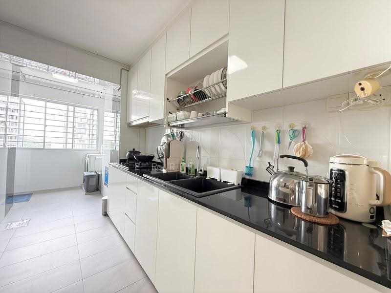215 Choa Chu Kang Central, 215 Choa Chu Kang Central, Dairy Farm / Bukit Panjang / Choa Chu Kang, 3 Bedrooms, 1,119 sqft, HDB Flat For Sale, by Jerry Tay, 500287317 - Kitchen - PropertyGuru.com.sg