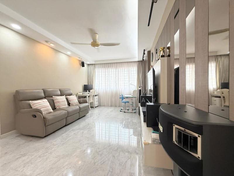 215 Choa Chu Kang Central, 215 Choa Chu Kang Central, Dairy Farm / Bukit Panjang / Choa Chu Kang, 3 Bedrooms, 1,119 sqft, HDB Flat For Sale, by Jerry Tay, 500287317 - Living Room - PropertyGuru.com.sg