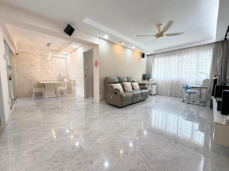 215 Choa Chu Kang Central, 215 Choa Chu Kang Central, Dairy Farm / Bukit Panjang / Choa Chu Kang, 3 Bedrooms, 1,119 sqft, HDB Flat For Sale, by Jerry Tay, 500287317 - Living Room - PropertyGuru.com.sg