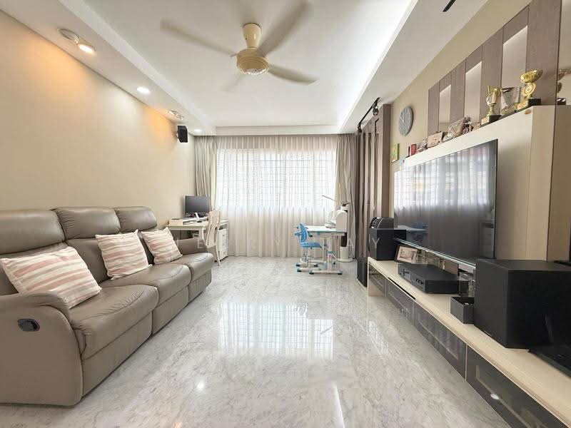 215 Choa Chu Kang Central, 215 Choa Chu Kang Central, Dairy Farm / Bukit Panjang / Choa Chu Kang, 3 Bedrooms, 1,119 sqft, HDB Flat For Sale, by Jerry Tay, 500287317 - Living Room - PropertyGuru.com.sg