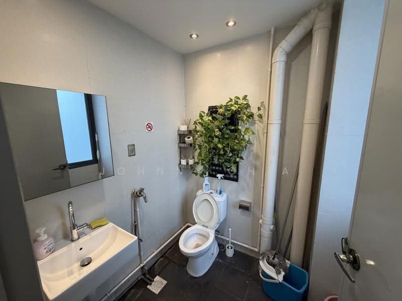 Vertex, 33 Ubi Avenue 3, Eunos / Geylang / Paya Lebar, 120 sqft, Light Industrial (B1) For Rent, by Johnny Chia, 500287318 - Bathroom - CommercialGuru.com.sg