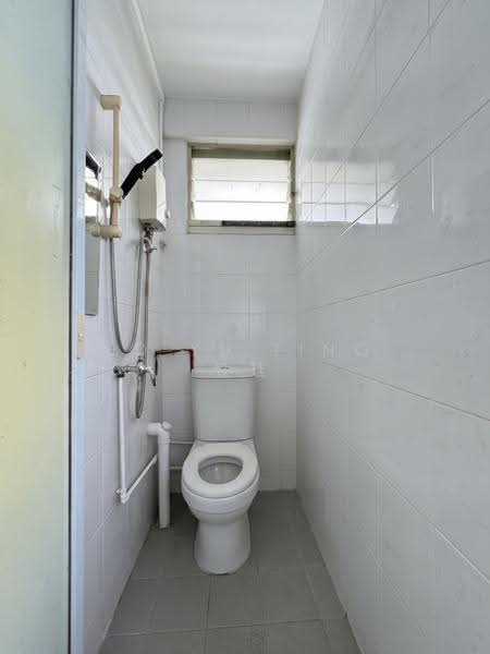 176 Boon Lay Drive, 176 Boon Lay Drive, Boon Lay / Jurong / Tuas, 2 Bedrooms, 635 sqft, HDB Flat For Sale, by Ed Yu Ting 昱廷, 500287319 - Bathroom - PropertyGuru.com.sg
