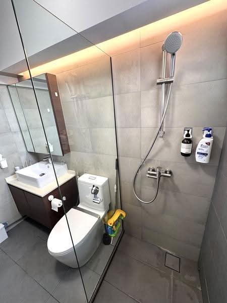 260D Sengkang East Way, 260D Sengkang East Way, Hougang / Punggol / Sengkang, 3 Bedrooms, 1,184 sqft, HDB Flat For Sale, by Ryan Tan Zheng Jie, 500287320 - Bathroom - PropertyGuru.com.sg