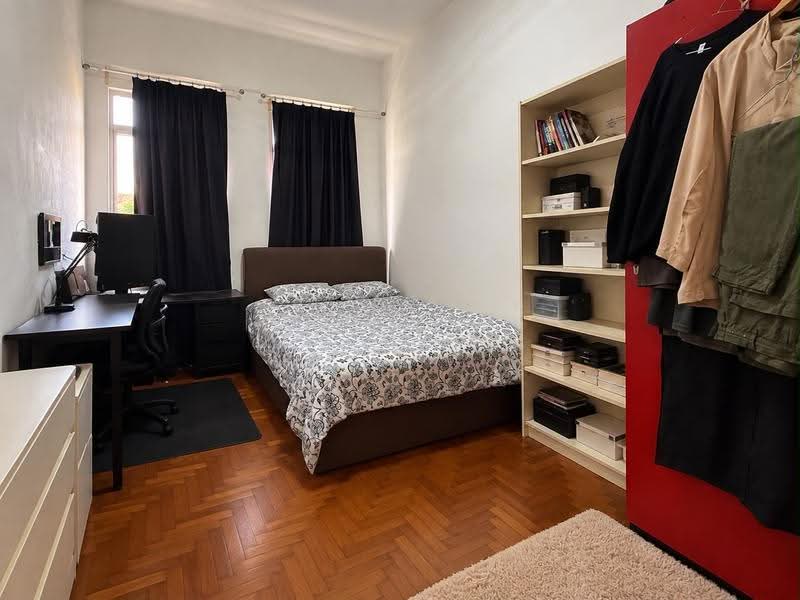 Loyang Villas, 10 Loyang Rise, Changi Airport / Changi Village, 5 Bedrooms, 3,000 sqft, Terraced House For Sale, by Lee Yong, 500287333 - Bedroom - PropertyGuru.com.sg